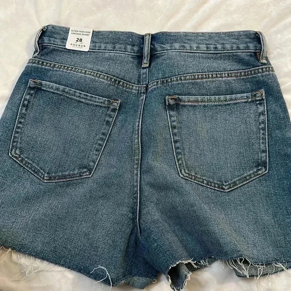 Pacsun - Picture 3 of 3